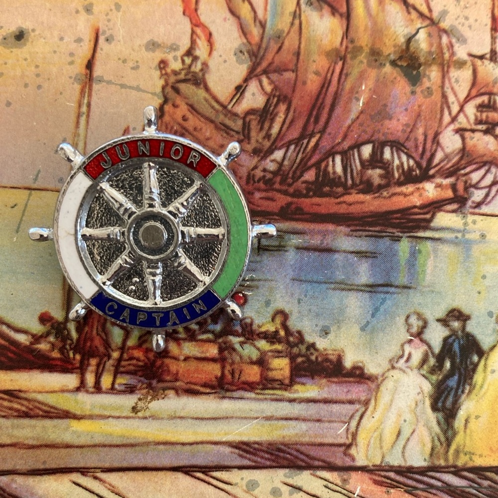 Junior Captain Lapel Pin